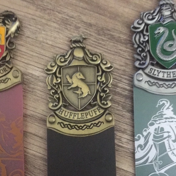 COPY - Harry Potter Crest Bookmarks - Picture 3 of 10